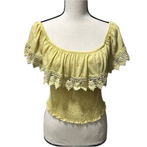 Paper + Tee Yellow Lace Trim Off the Shoulder Crop Top Size Medium